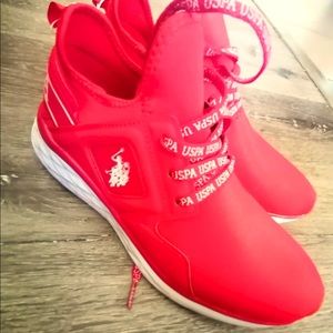 Selling completely new shoes, really good shoes.